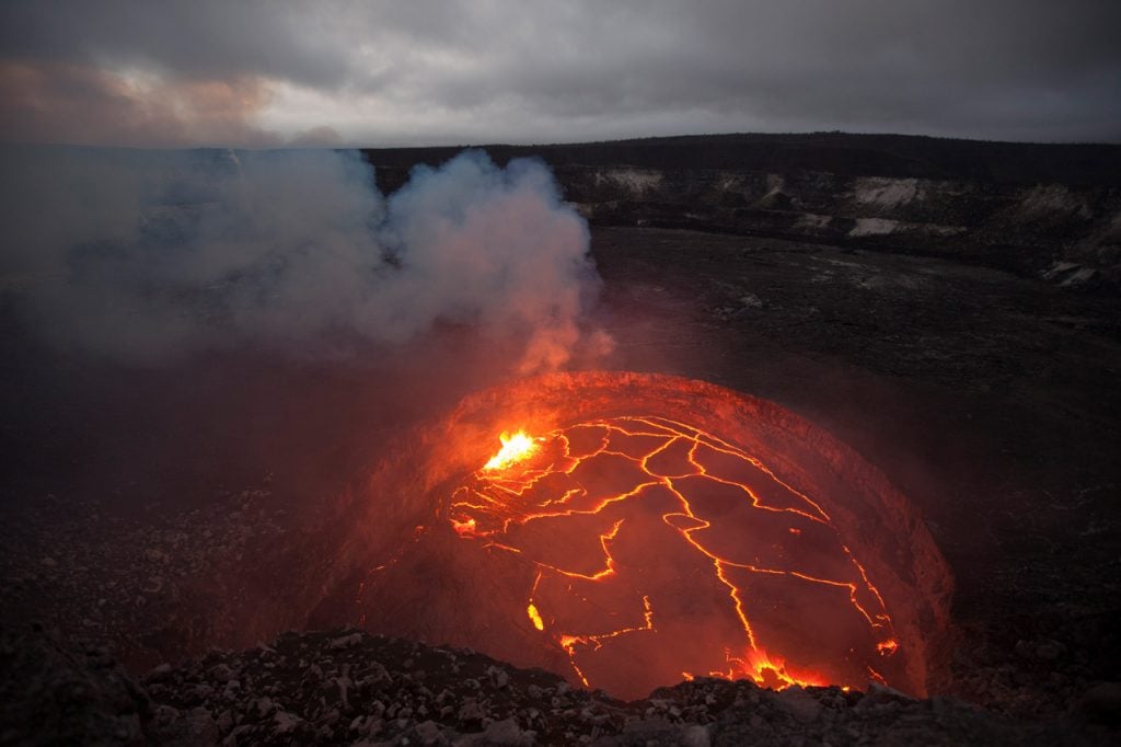15 Unique Places Transformed Into Something Amazing At Night