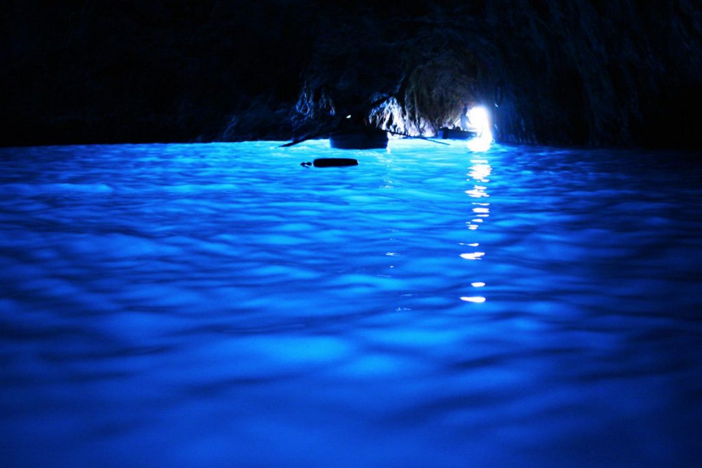 15 Unique Places Transformed Into Something Amazing At Night