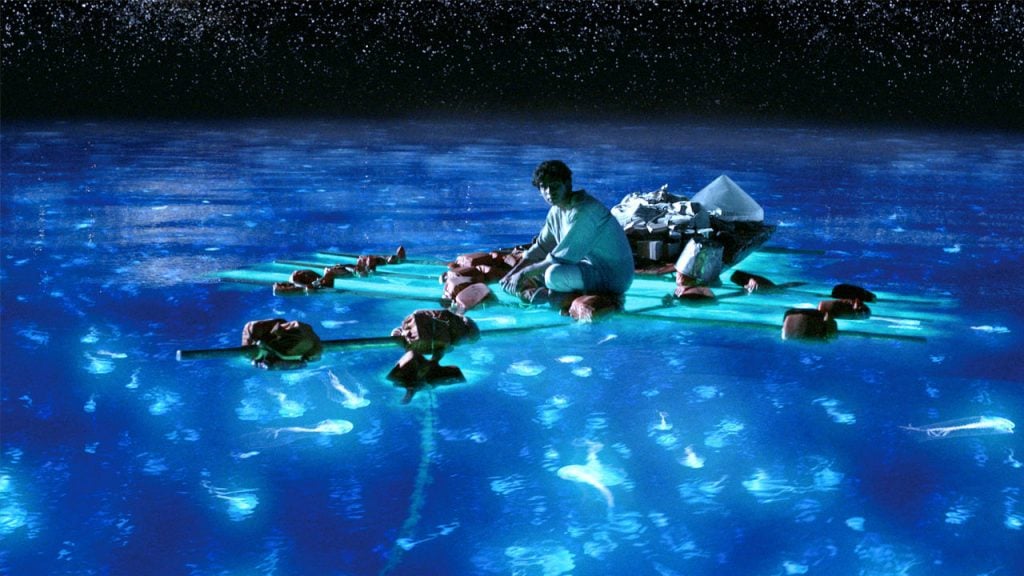 15 Unique Places Transformed Into Something Amazing At Night