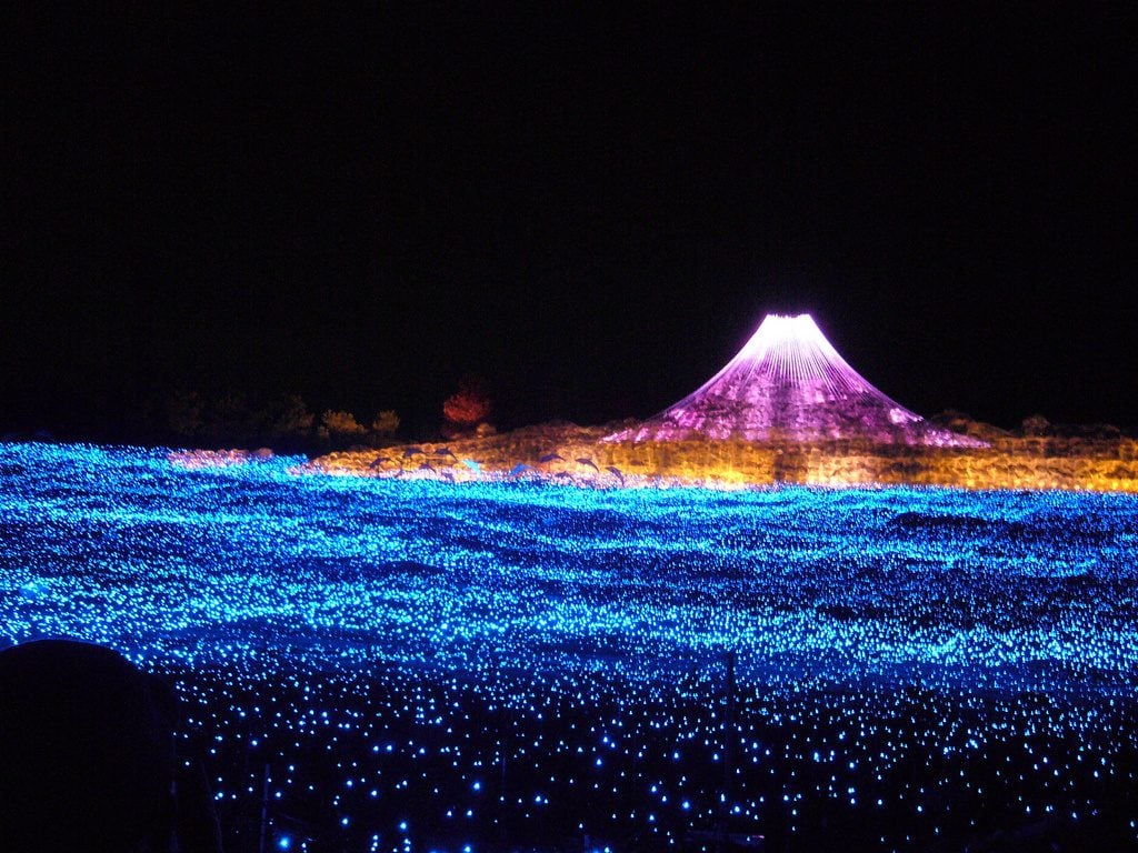 Japan’s Glimmering Tunnel of Lights — Spectacular Winter Illuminations