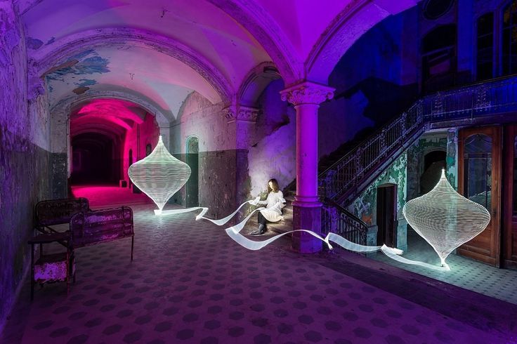 Zolaq’s Ultimate Use of Accentuating Light In His Fantasy Photography