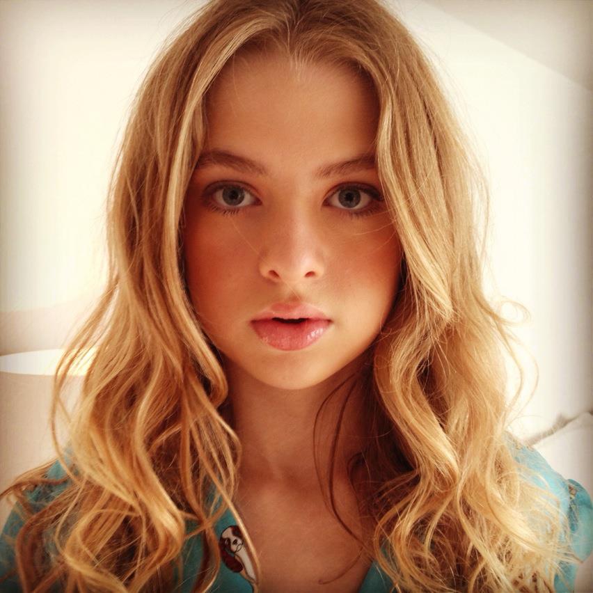 5 Beautiful Teen Daughters Of Legendary Fathers