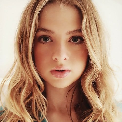 5 Beautiful Teen Daughters Of Legendary Fathers