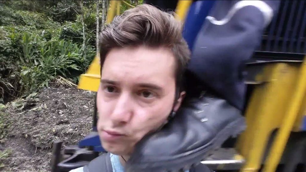 15 Selfies That Went To The EXTREME