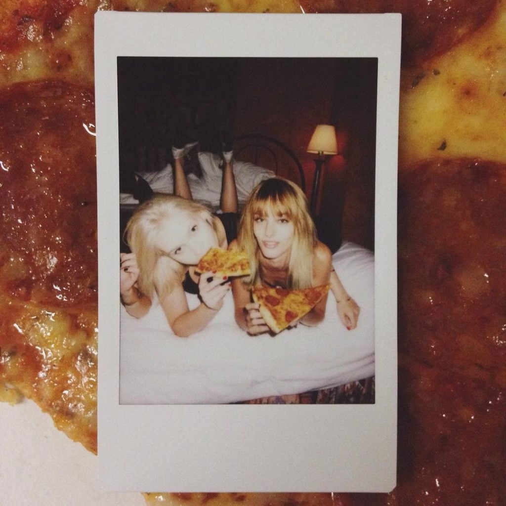 5 Girls-With-Food Accounts You’ve Got To See