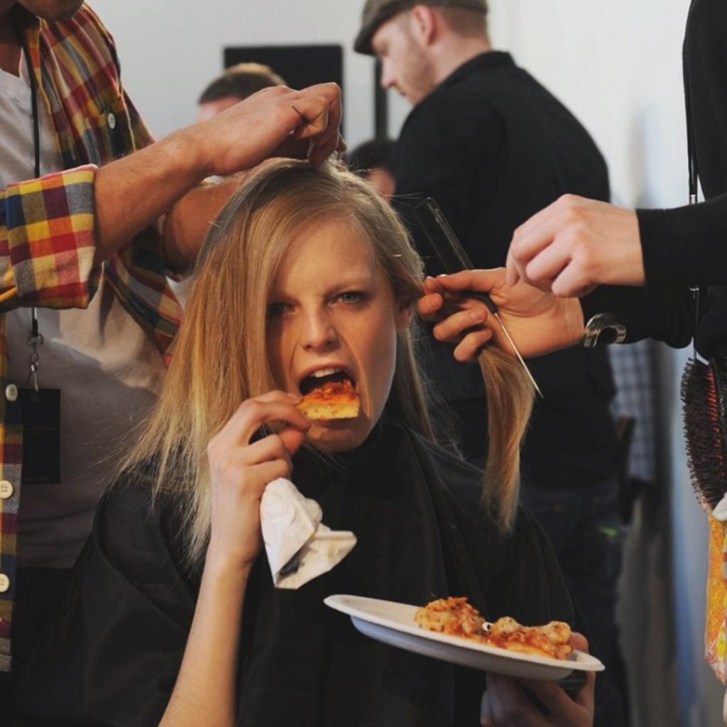 5 Girls-With-Food Accounts You’ve Got To See