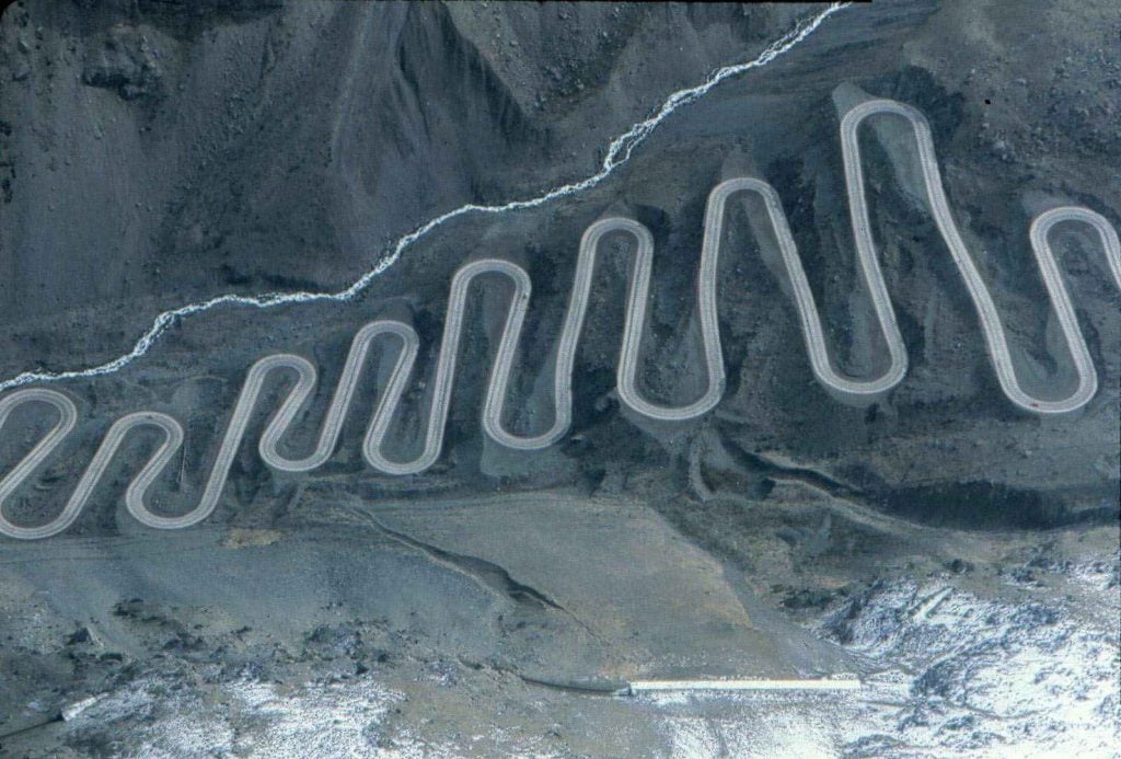 15 Epic Roads To Drive On Before You Die