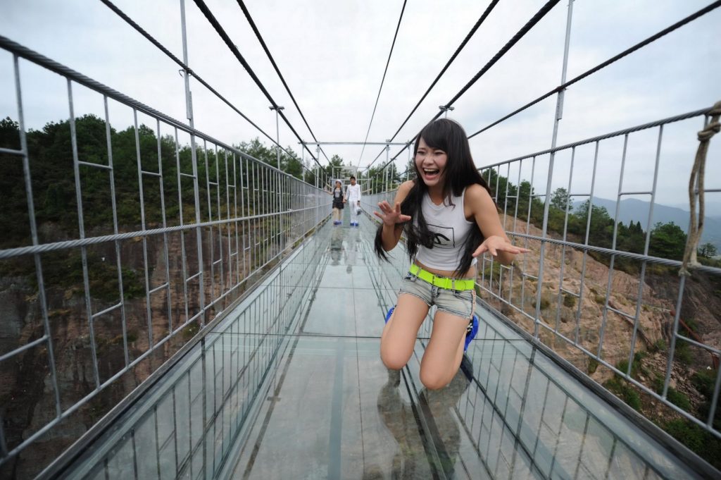 13 Pics Of A Glass Bridge That Strikes Fear In Tourists’ Hearts