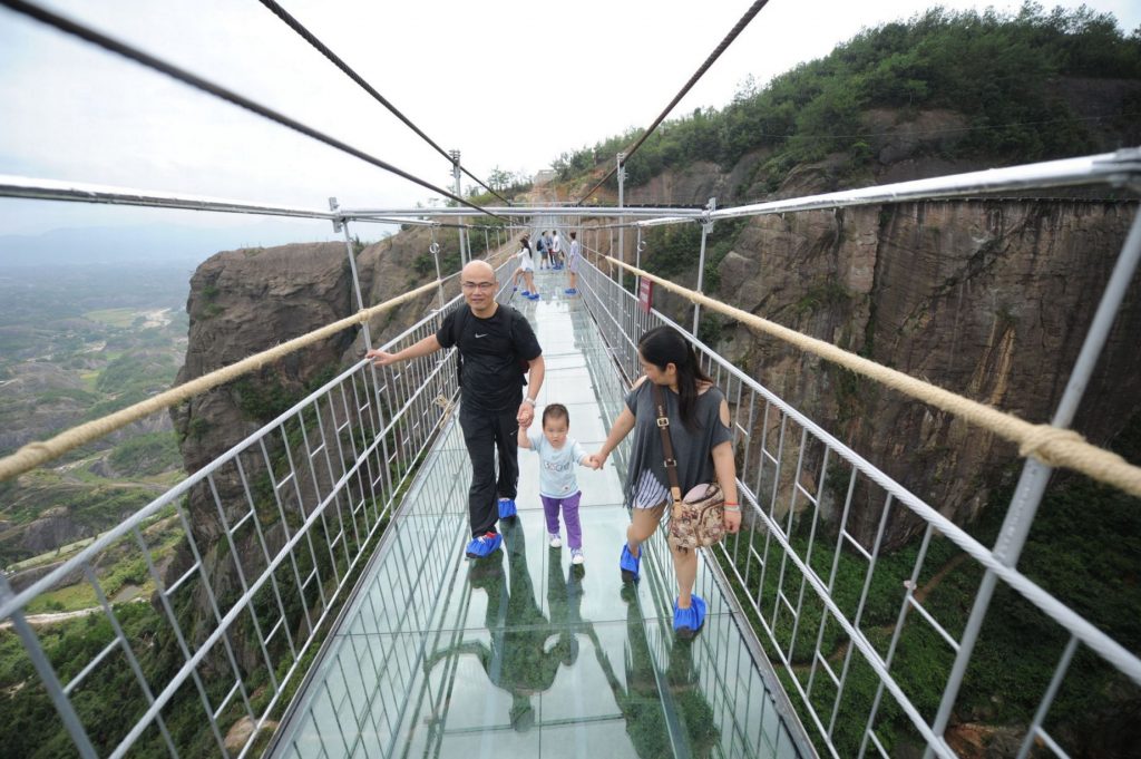 13 Pics Of A Glass Bridge That Strikes Fear In Tourists’ Hearts