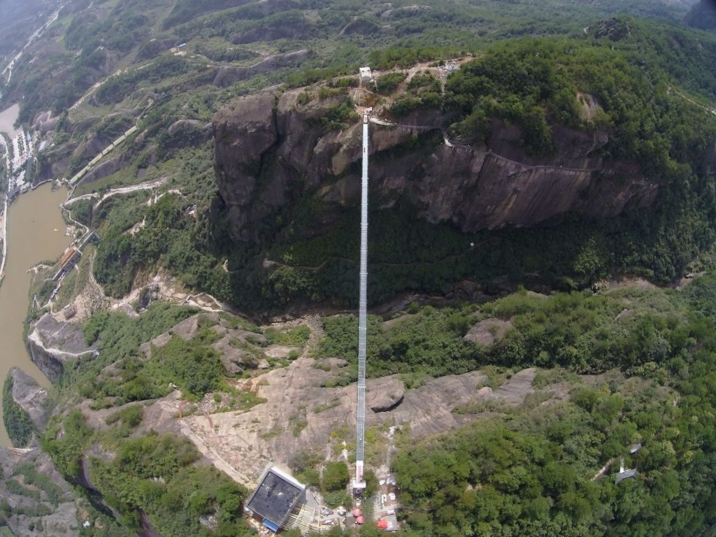 13 Pics Of A Glass Bridge That Strikes Fear In Tourists’ Hearts