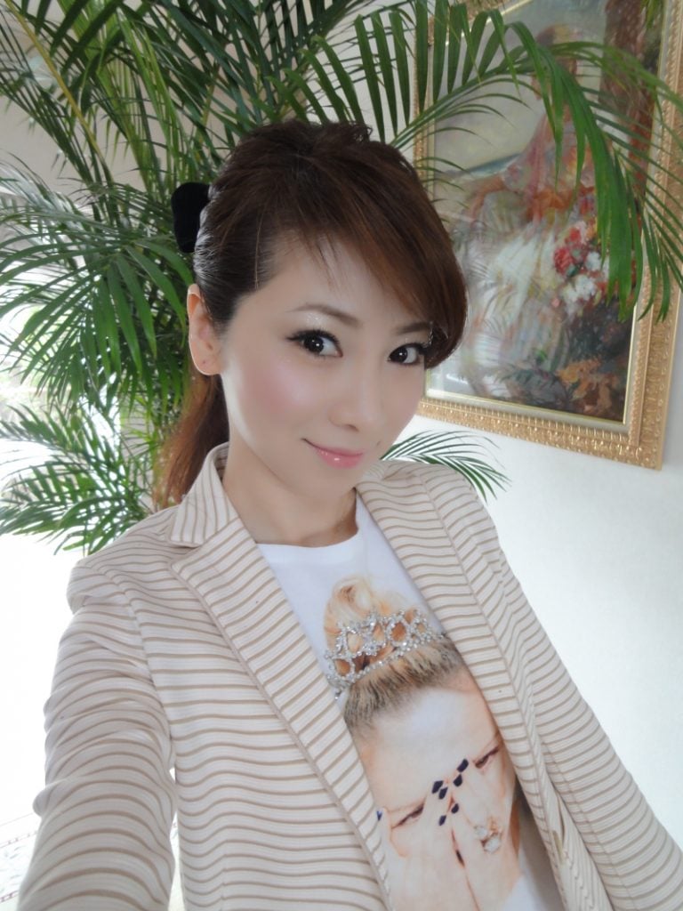 7 Women Who Look Way Too Young For Their Age