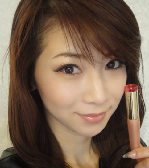 7 Women Who Look Way Too Young For Their Age