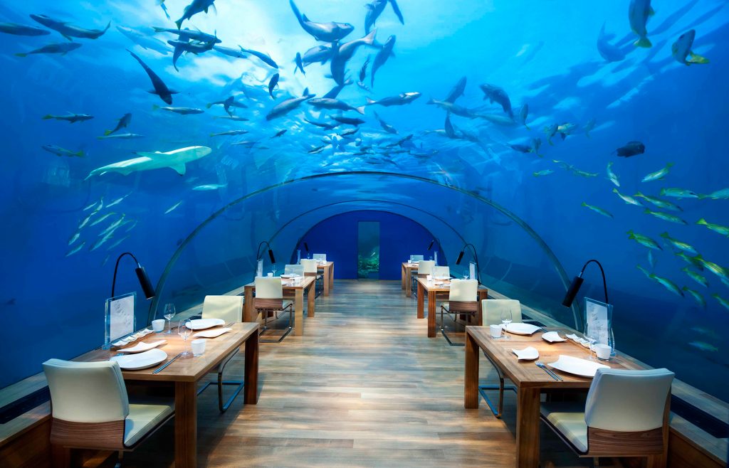 26 World’s Best Restaurant Views