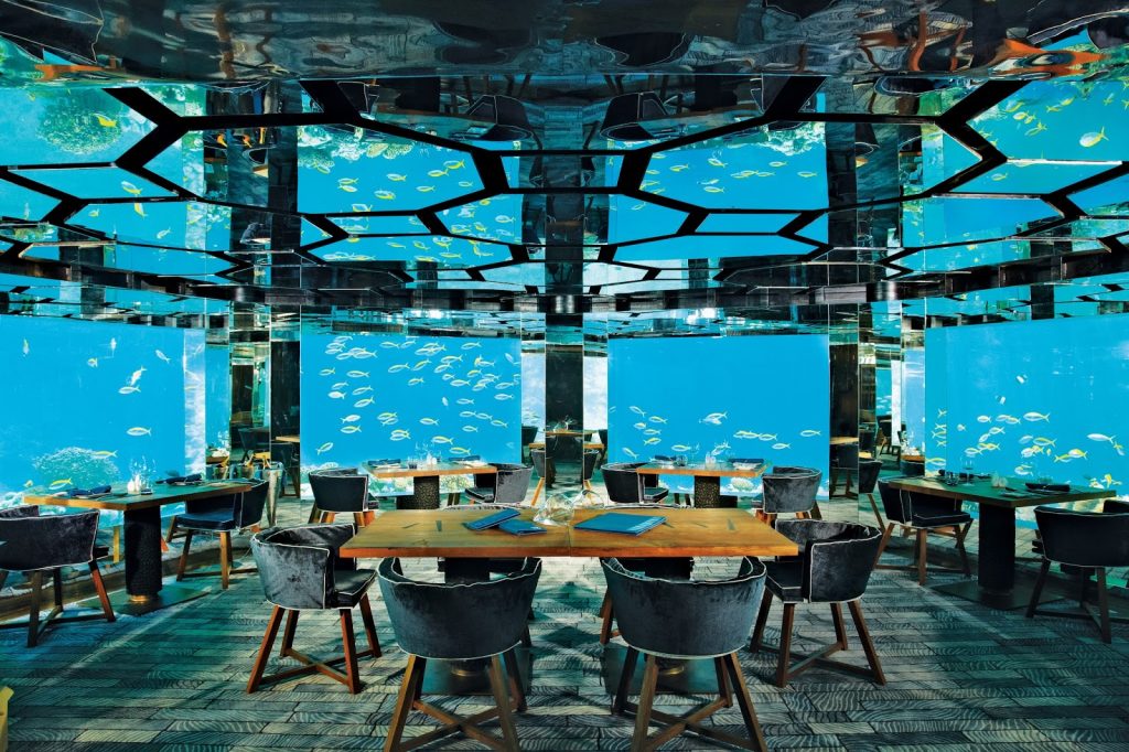 26 World’s Best Restaurant Views