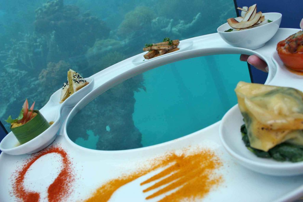 26 World’s Best Restaurant Views