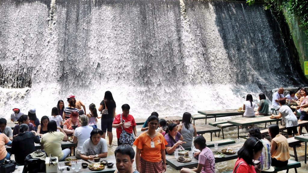 26 World’s Best Restaurant Views