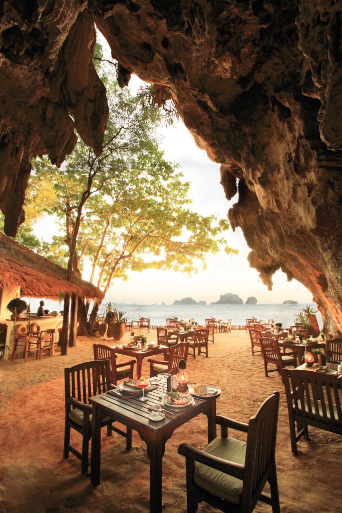 26 World’s Best Restaurant Views