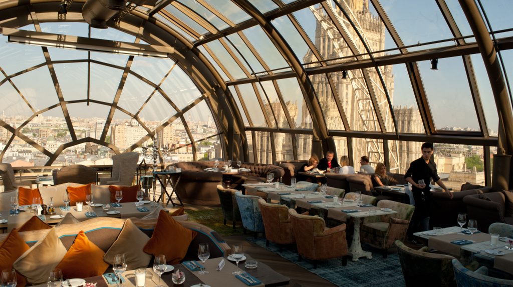 26 World’s Best Restaurant Views