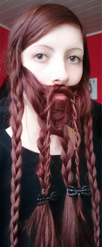 10 Ladies Cosplaying Gimli and other Dwarves of the Middle-Earth