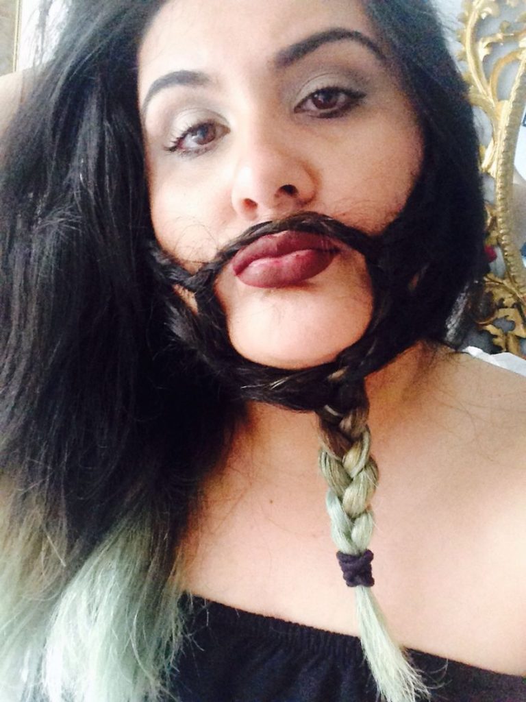 10 Ladies Cosplaying Gimli and other Dwarves of the Middle-Earth