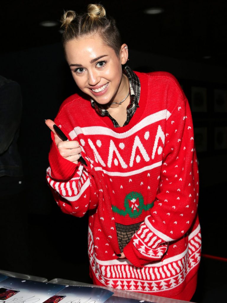 30 Extremely Ugly Festive Sweaters