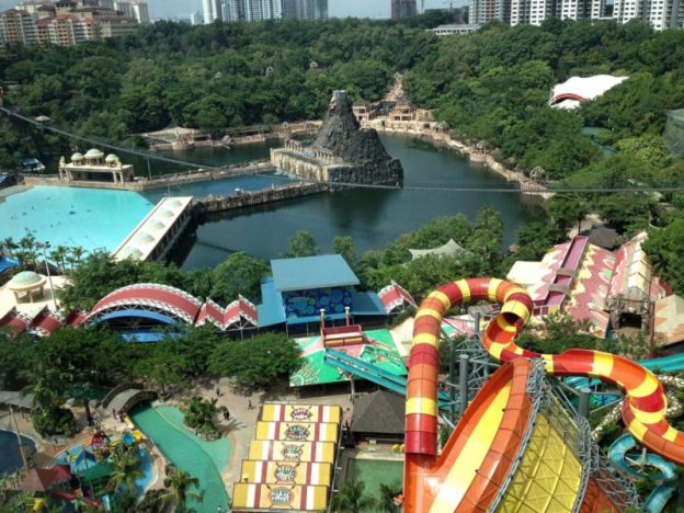 ≡ 15 The Most Extreme Water Slides In The World Brain Berries