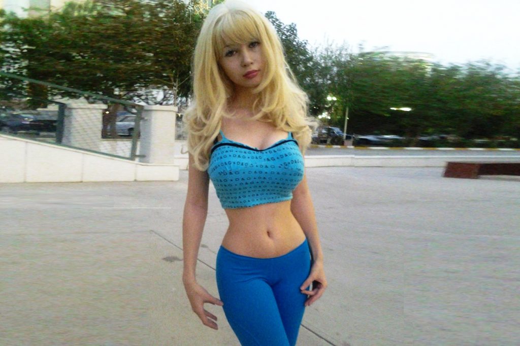 9 Real People Who Decided To Become Human Dolls