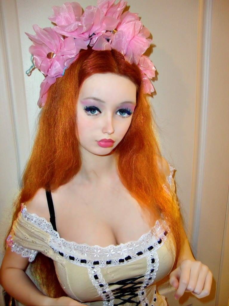 9 Real People Who Decided To Become Human Dolls