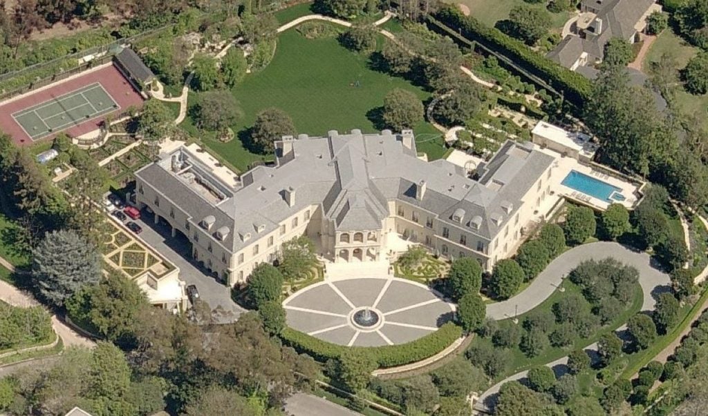 10 Crazy Luxurious Celebrity Villas