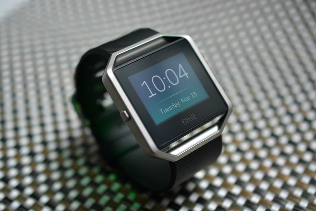 should-you-pick-up-apple-smartwatch-samsung-gears2-or-10