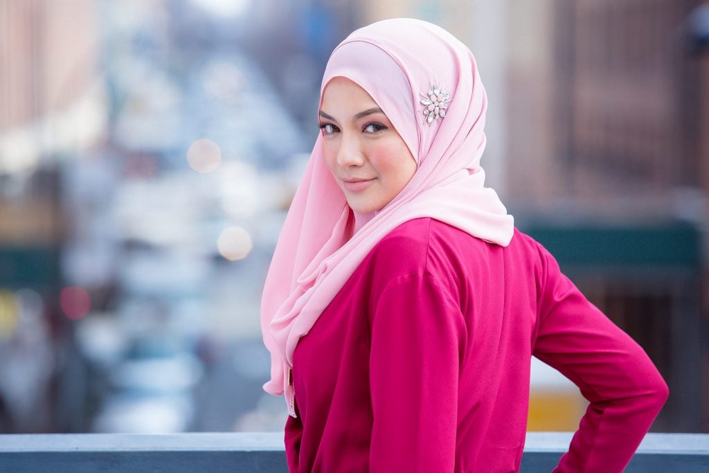 Who’s the Most Gorgeous Woman In Your Country?