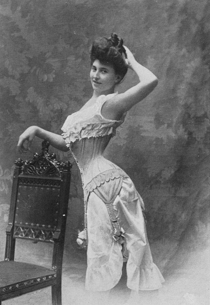 examples-of-how-beauty-standards-changed-throughout-history-09