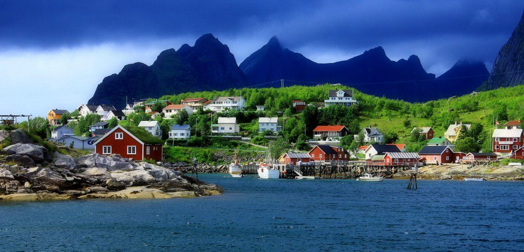 14 Most Gorgeous Lakes on the Planet