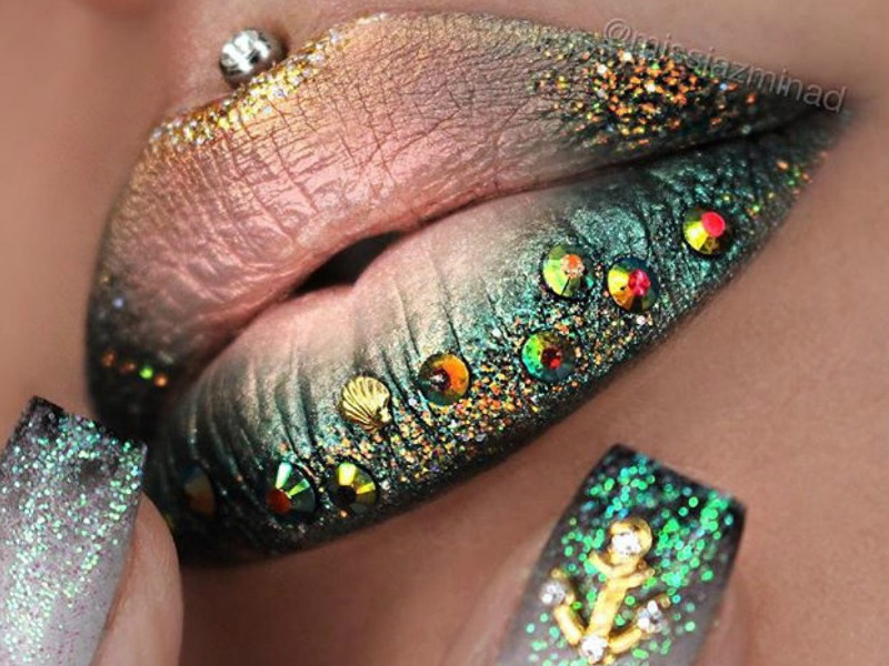 makeup-artist-uses-her-lips-as-a-canvas-for-miniature-masterpieces-09