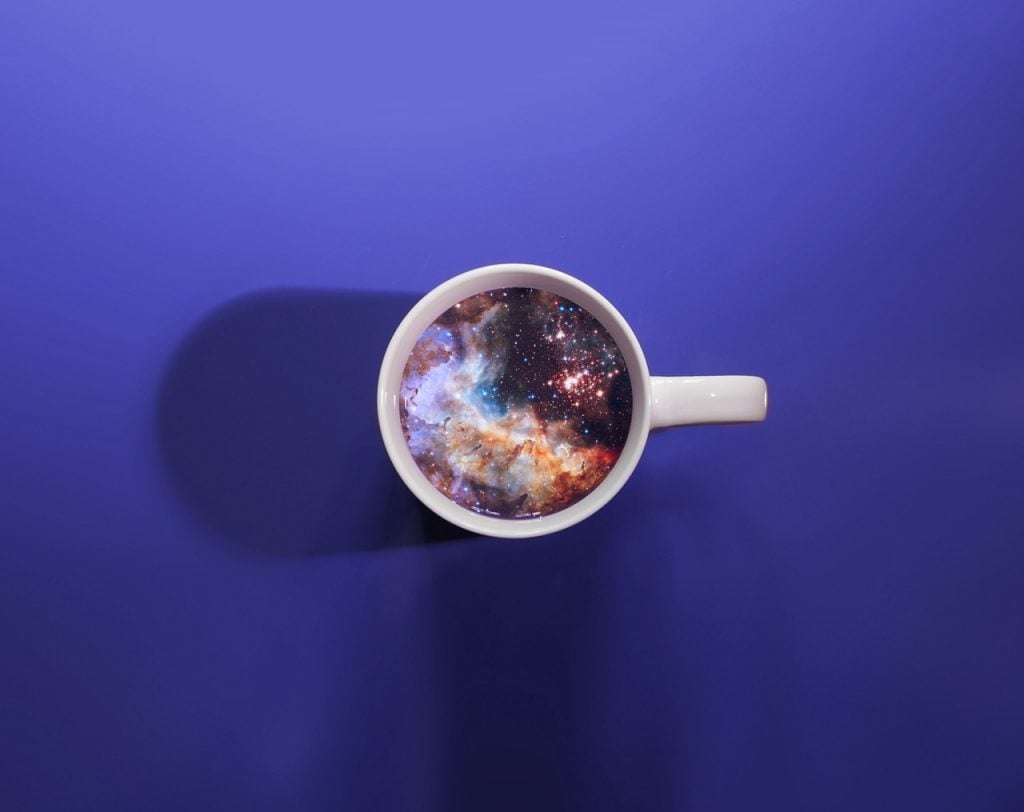 Stunning Coffee Cup Manipulations by Witchoria