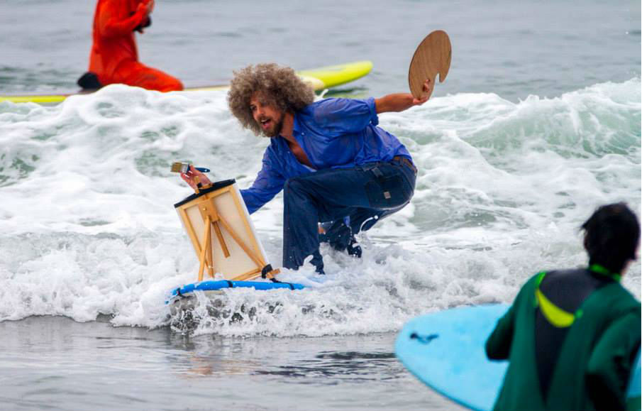 annual-surf-costume-contest-in-santa-monica-ca-01