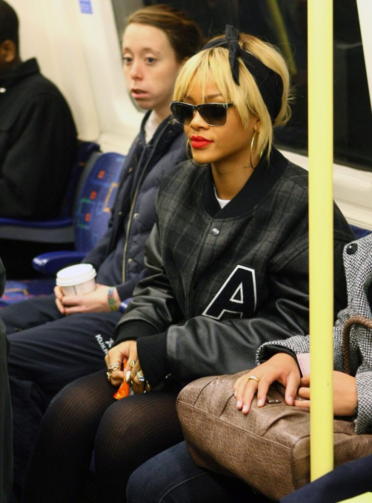 21 Super-Famous Celebrities Riding The Subway Like Normals