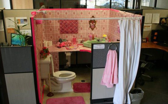 30+ Hilarious Office Pranks
