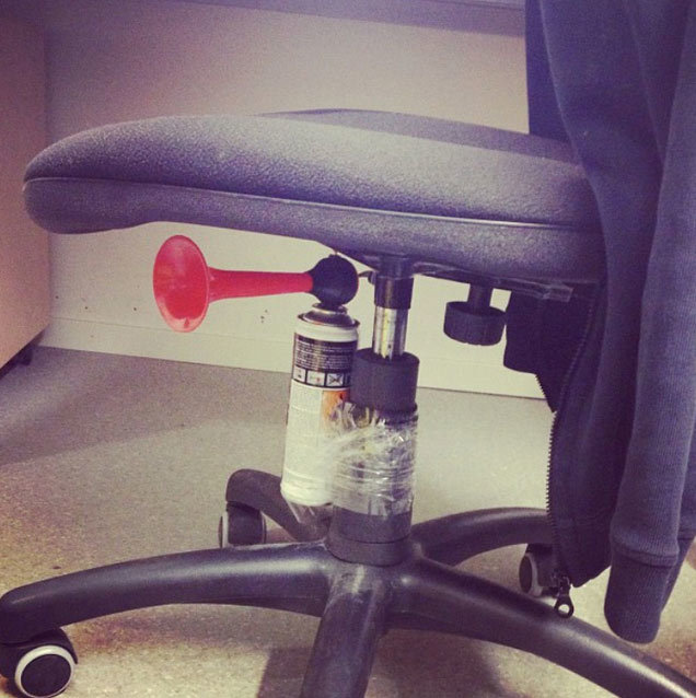 30+ Hilarious Office Pranks
