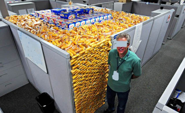 30+ Hilarious Office Pranks