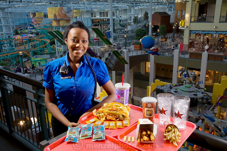 What Ordinary People Eat Around the World (21 Photos by Peter Menzel)