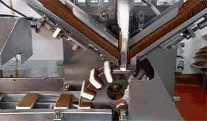 16 Incredibly Satisfying Food GIFs