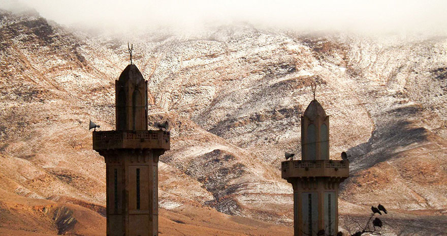 snow-falling-in-the-sahara-desert-is -oddly-satisfying-02