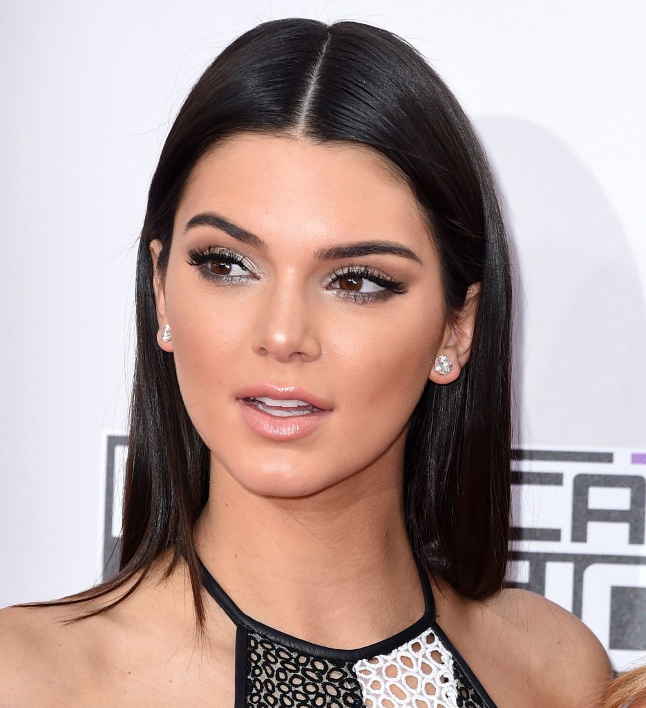 9 Celebrities Who Are Younger Than They Look