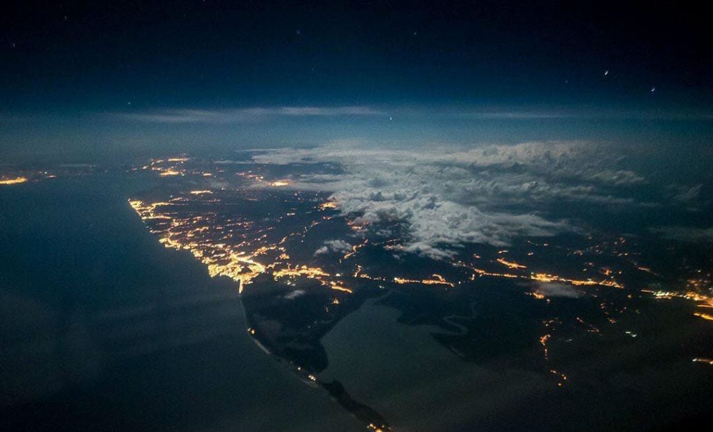 15 Breathtaking Photos From The Pilot’s Cockpit