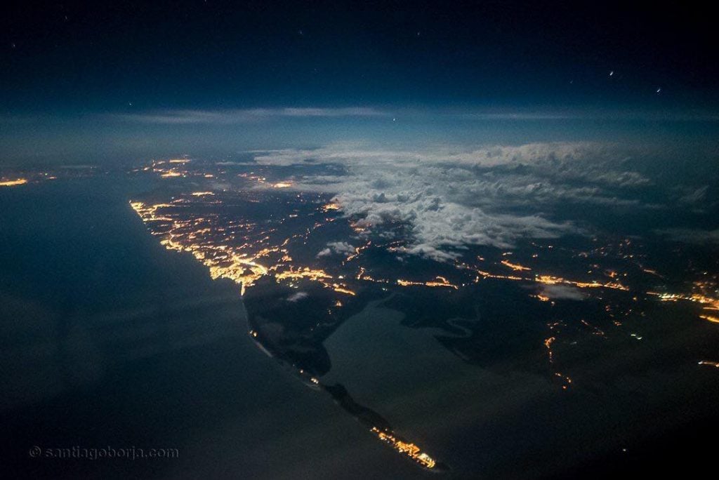 15 Breathtaking Photos From The Pilot’s Cockpit