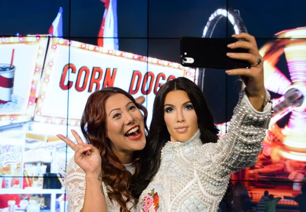 12 Perfect Travel Destinations To Make An EPIC Selfie