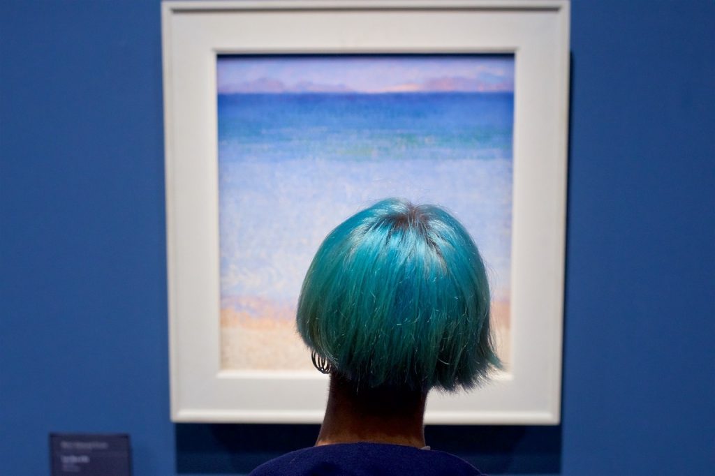 Art Gallery Stalker Looks For Visitors Who Match Famous Artworks