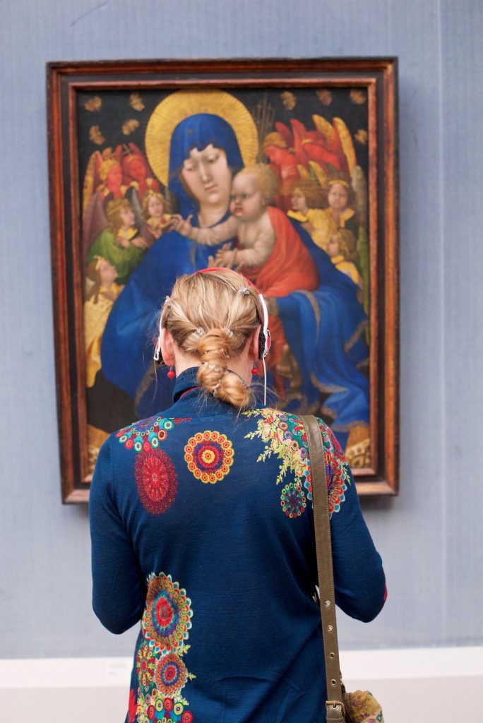 Art Gallery Stalker Looks For Visitors Who Match Famous Artworks