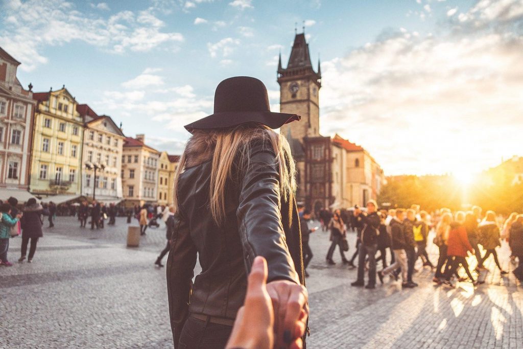 These Jobs Can Help You Make Money While Traveling